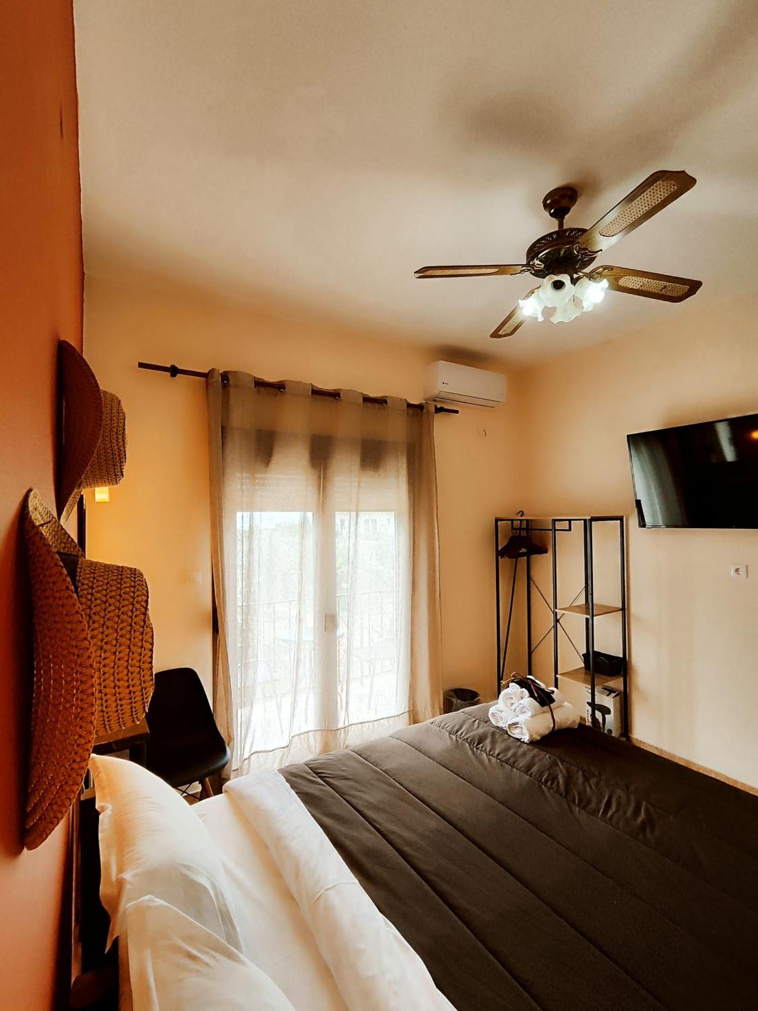 Poseidon Rooms Kala Nera Exterior photo